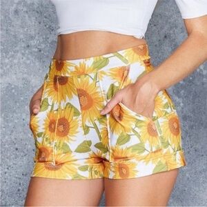 NWOT Blackmilk Sunny Days Cuffed Shorts ~ LIMITED Size Small